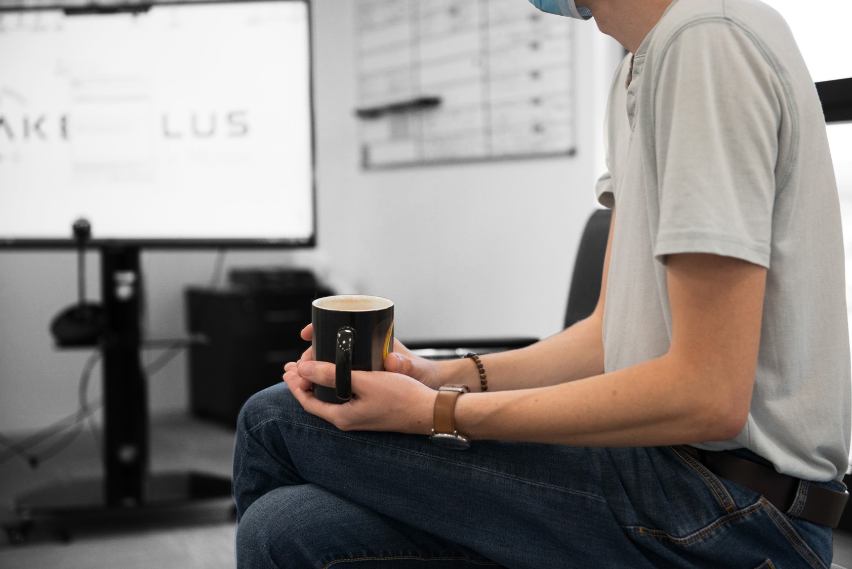 AKEOPLUS : No-code robotics software for industrial robot